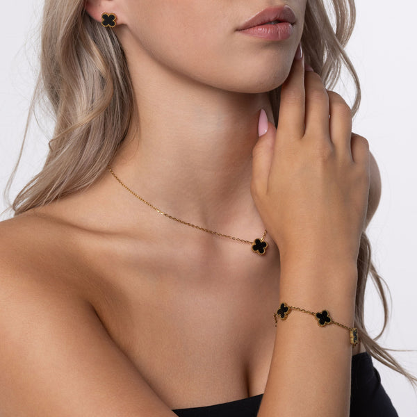 BLACK CLOVER SET Tragebild