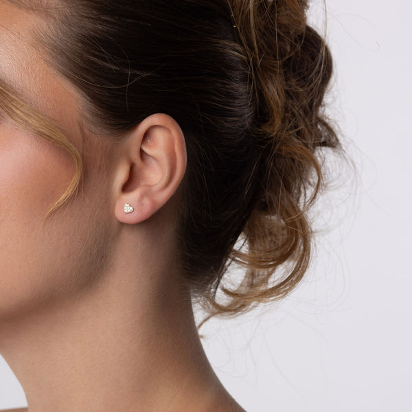 Mini Herz Ohrstecker Tragebild